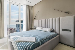 Luxury Waterfront 3-bedrooms Apartment